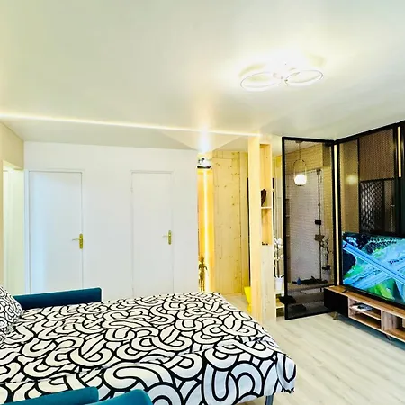 Bd 13 Apartment